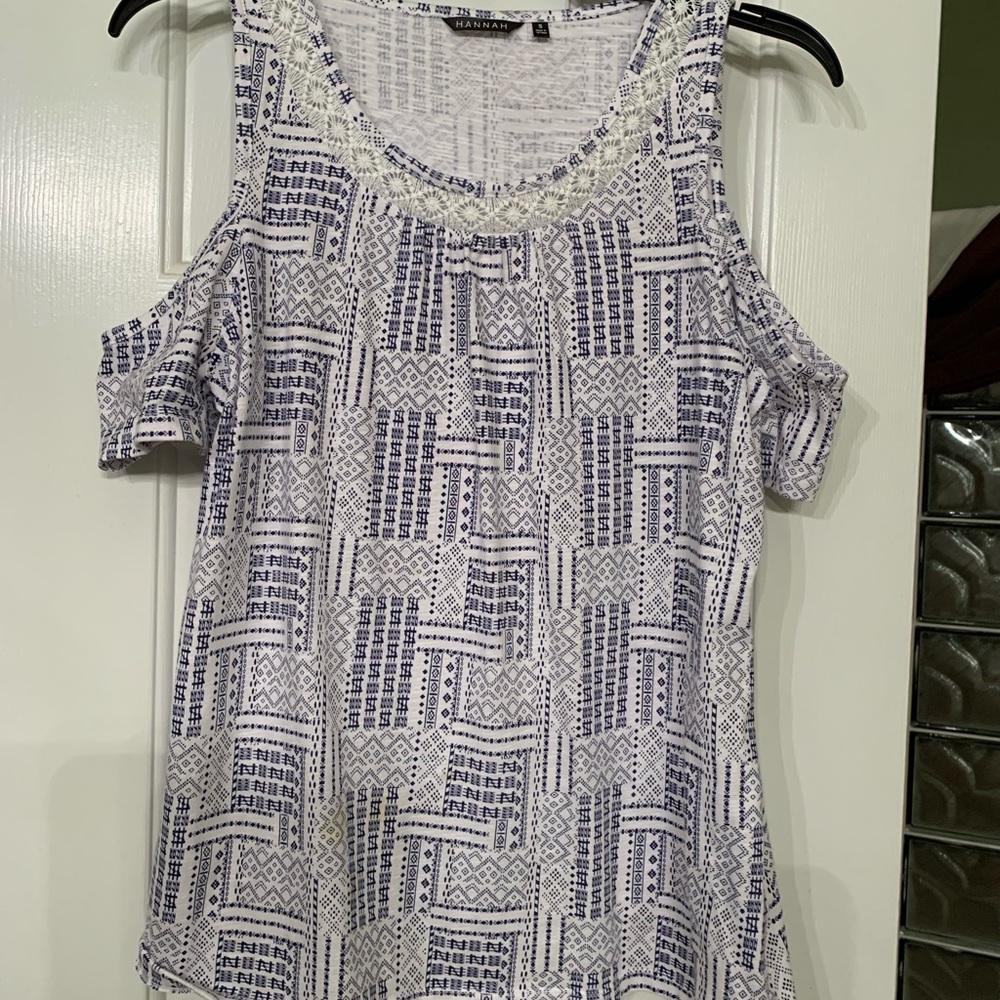 Printed cold shoulder top Hanna
